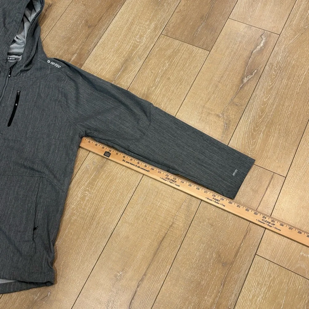 Hi-Tec Men’s Lightweight Full-Zip Softshell hoodie